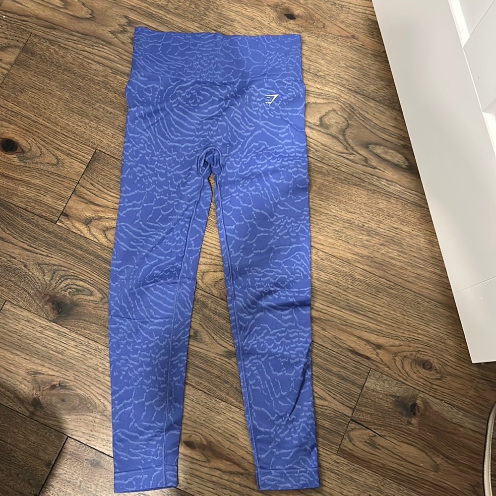 EUC - Gymshark Animal Print Butt Scrunch Leggings